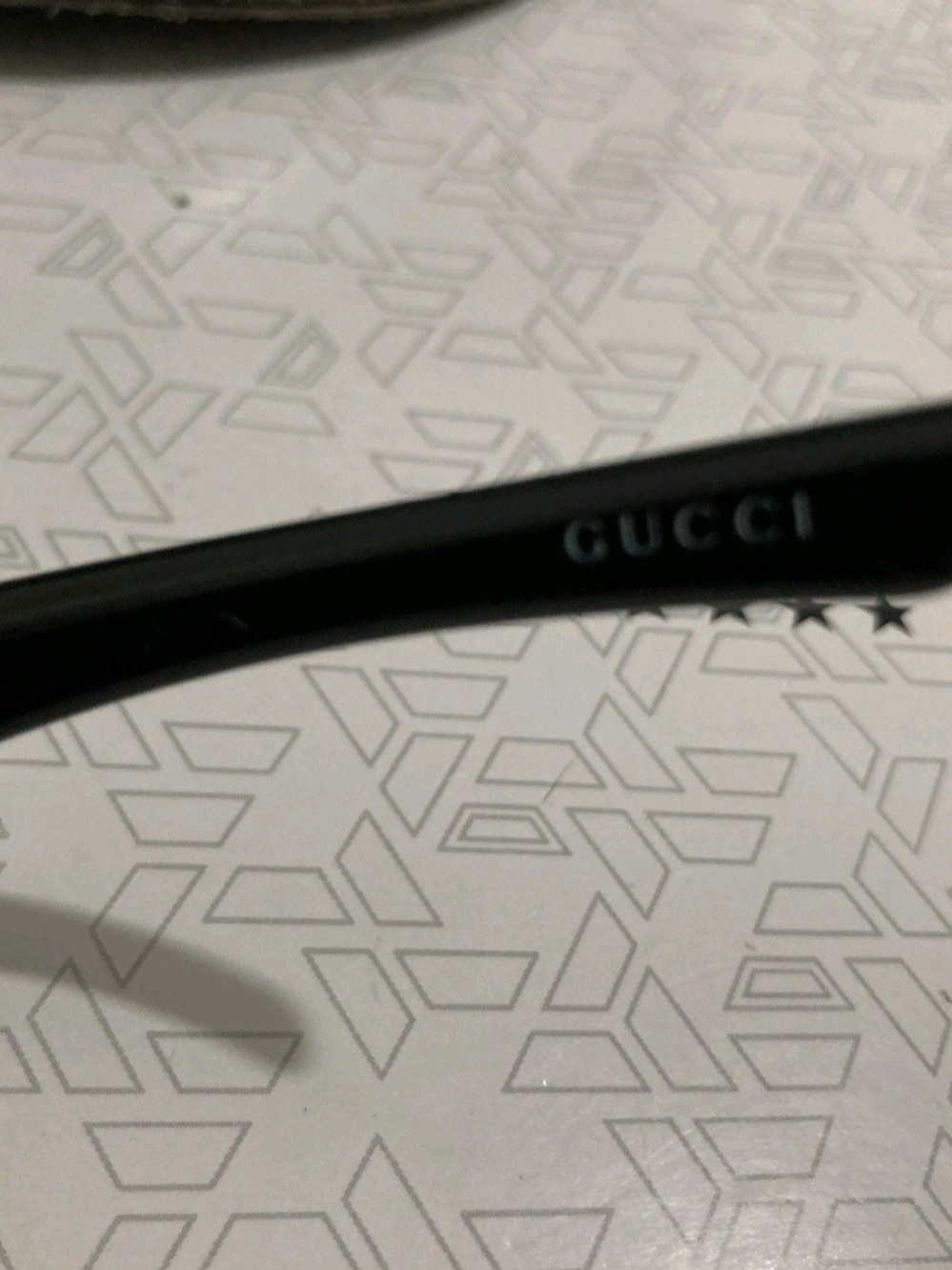 Gucci Black Frame Sunglasses with Gray Gradient Lenses and Logo Case - Picture 5 of 8